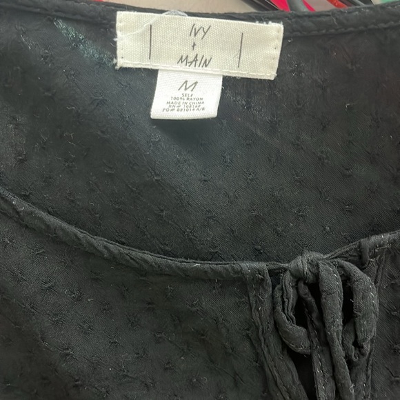 ivy + main top with ruffles on arms n waist - Picture 3 of 3